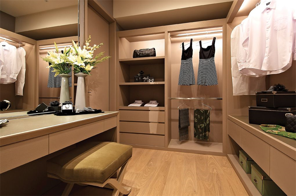 整木定制衣柜有哪些注意事項(xiàng)？(圖1)