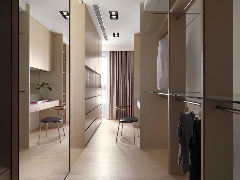 入墻式衣柜和開(kāi)放式衣柜優(yōu)缺點(diǎn) 哪種衣柜好？(圖2)